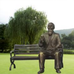 拿酒杯外國老頭座椅 人物玻璃鋼材質 長凳鐵藝材質